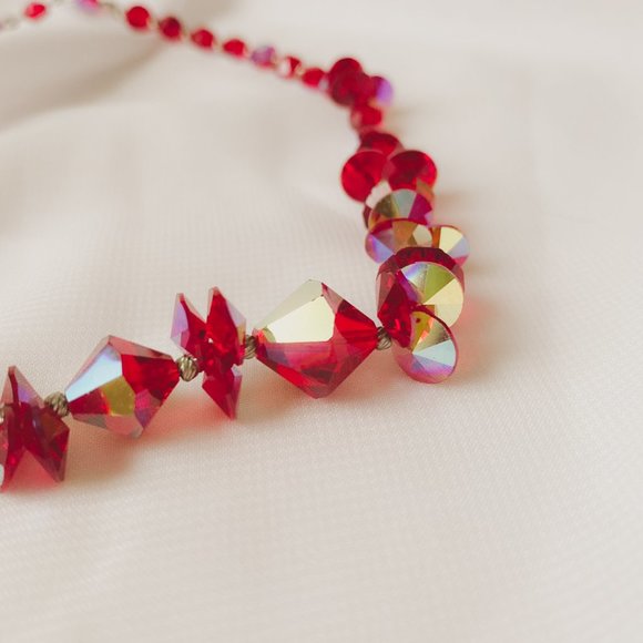 Vintage Ruby Red Aurora Borealis Crystal Glass Sparkle Choker Collar Necklace - Picture 5 of 12